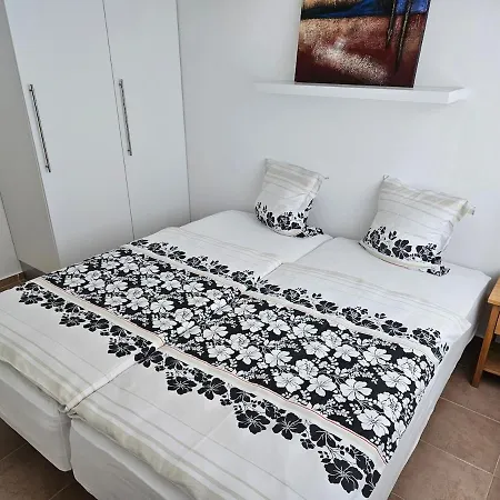 Апартаменти Apartment-byala-black Sea